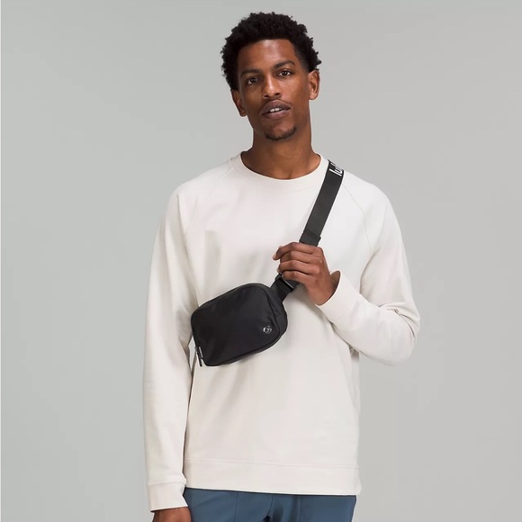 🍋NWT Lululemon Everywhere Belt Bag Wordmark - Picture 2 of 11